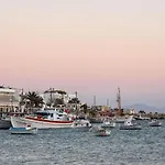 Acoya Suites Paros Apartamento *